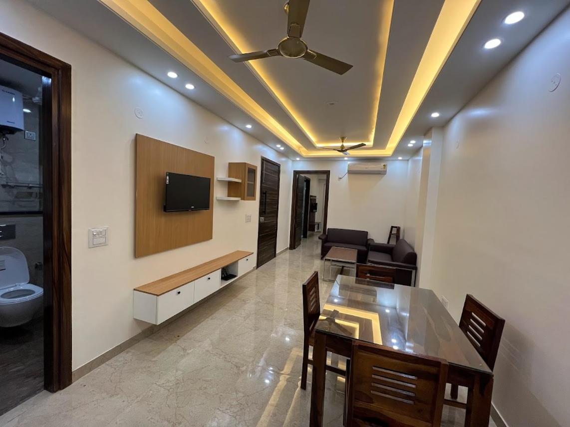 Apartment Lime Tree Two Bhk Service Golf Course Road