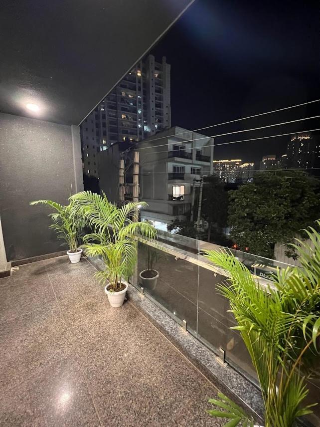 Lime Tree Two Bhk Service Golf Course Road Apartment Gurgaon