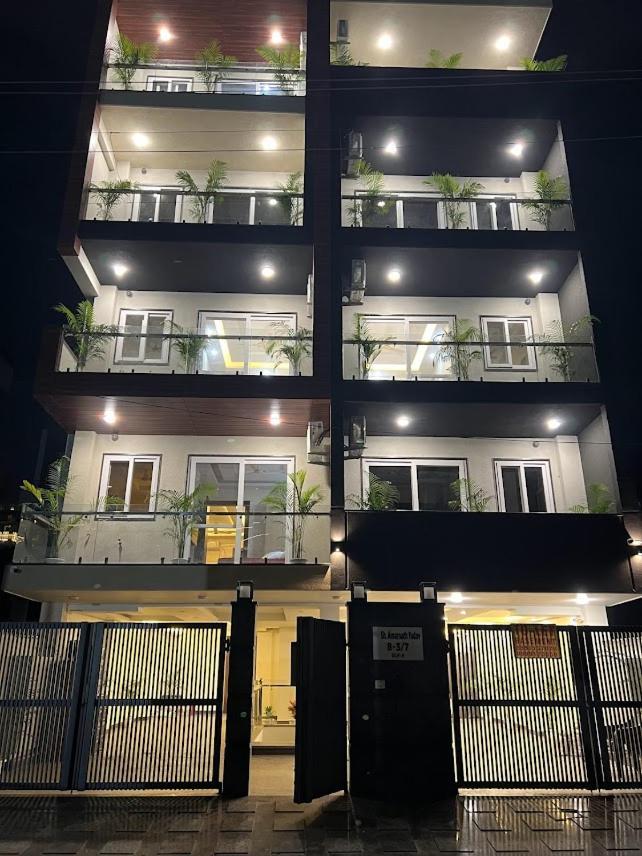 Apartment Lime Tree Two Bhk Service Golf Course Road Gurgaon