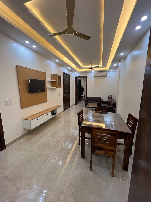 Lime Tree Two Bhk Service Golf Course Road Apartment *