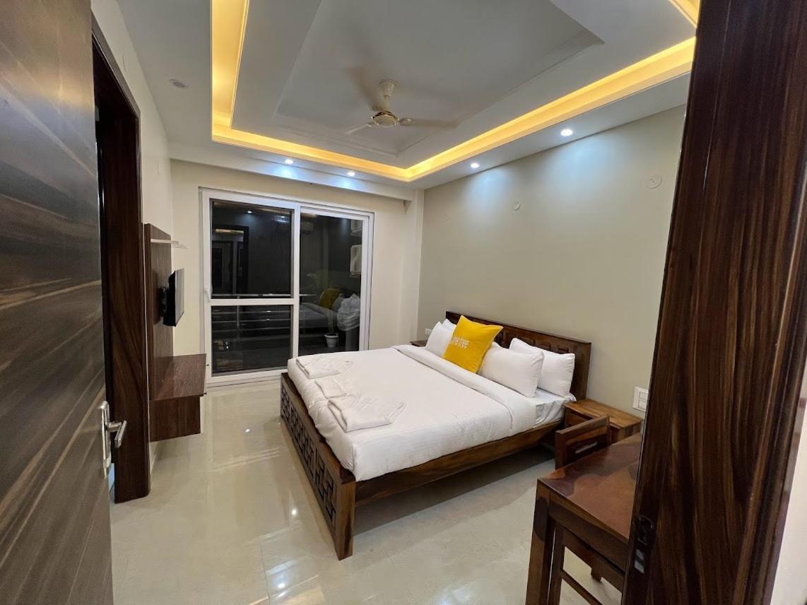 Lime Tree Two Bhk Service Golf Course Road Apartment Gurgaon