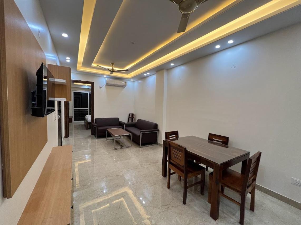 Lime Tree Two Bhk Service Golf Course Road Apartment *