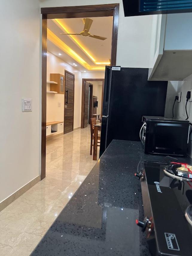 Lime Tree Two Bhk Service Golf Course Road * Gurgaon
