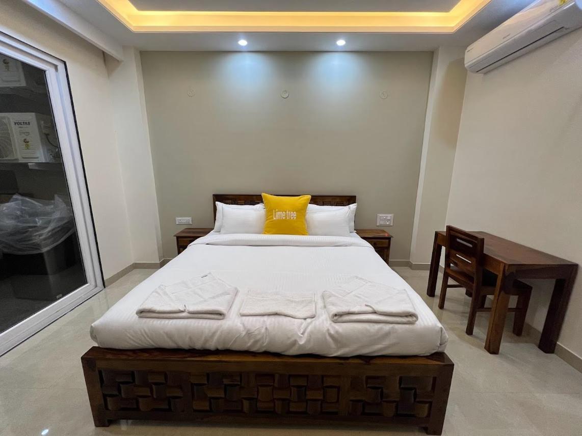 Lime Tree Two Bhk Service Golf Course Road Apartment Gurgaon