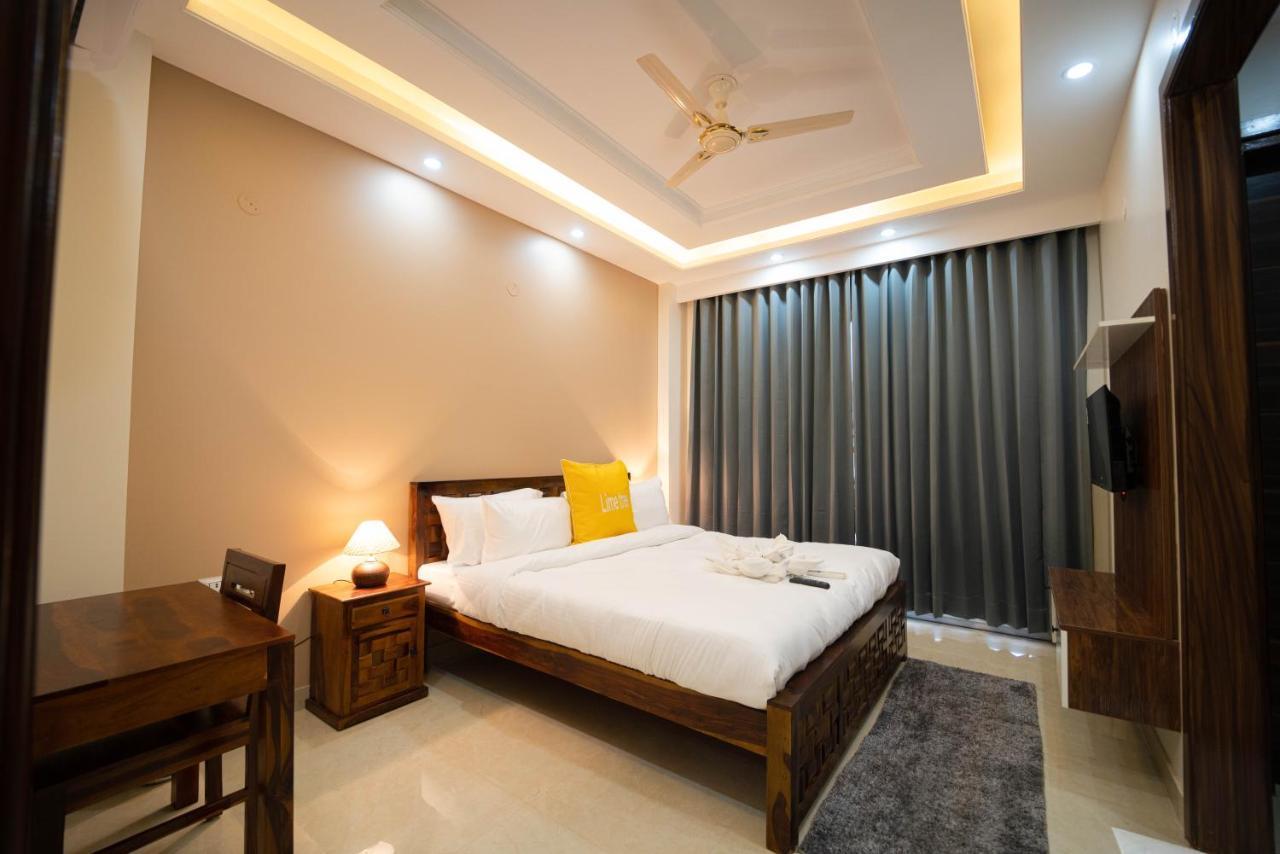 Apartment Lime Tree Two Bhk Service Golf Course Road *