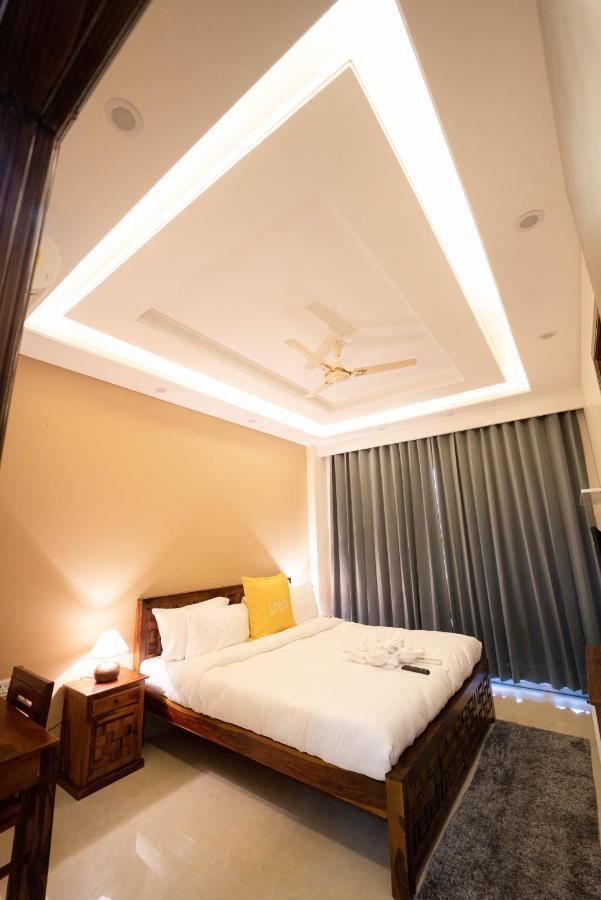 Lime Tree Two Bhk Service Golf Course Road * Gurgaon
