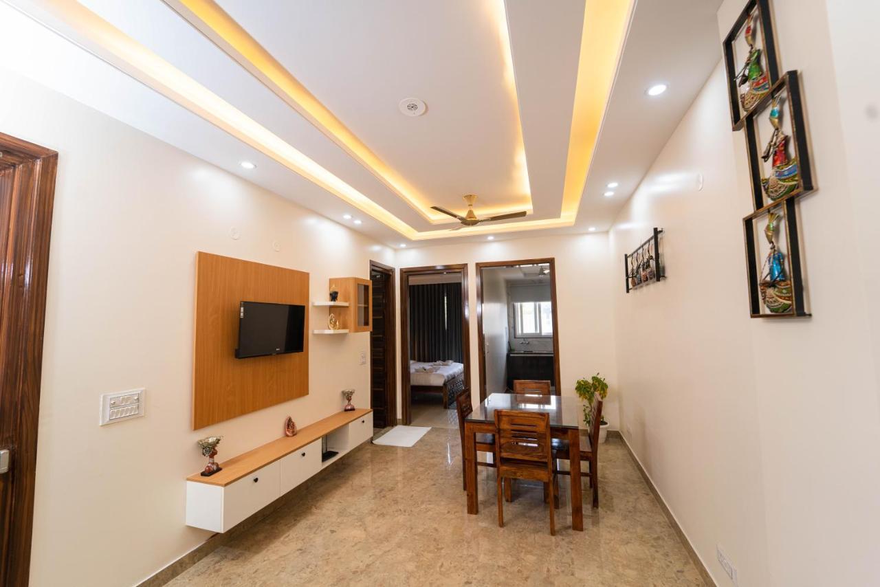 Lime Tree Two Bhk Service Golf Course Road Apartment *