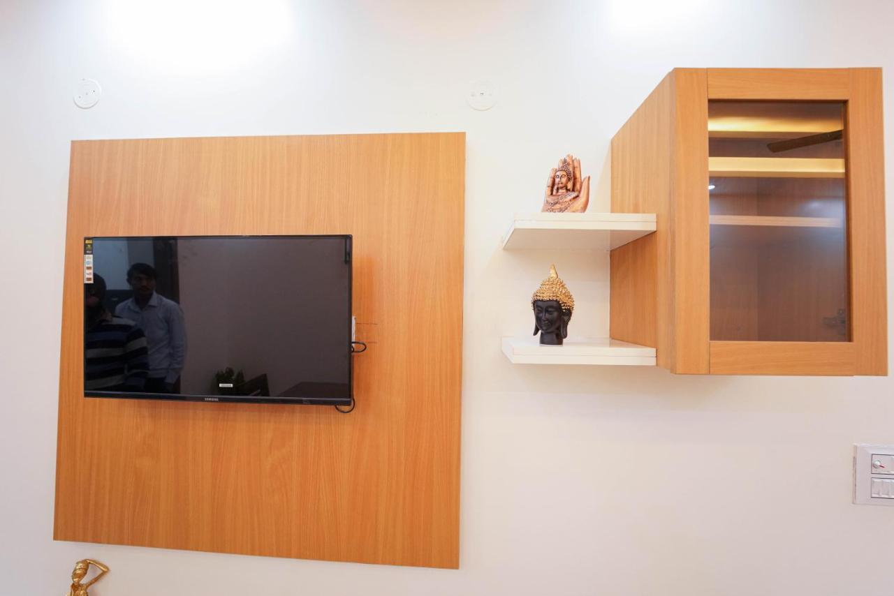 Apartment Lime Tree Two Bhk Service Golf Course Road