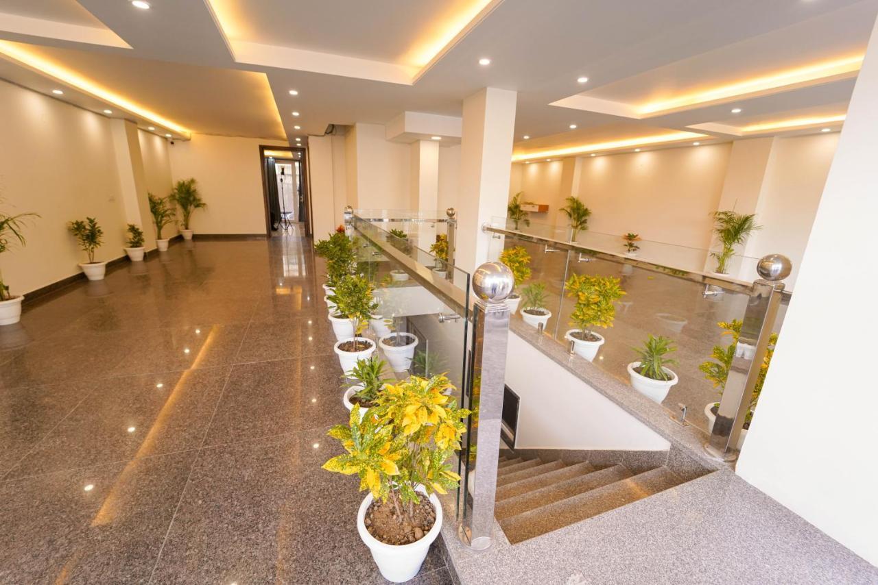 Lime Tree Two Bhk Service Golf Course Road Gurgaon