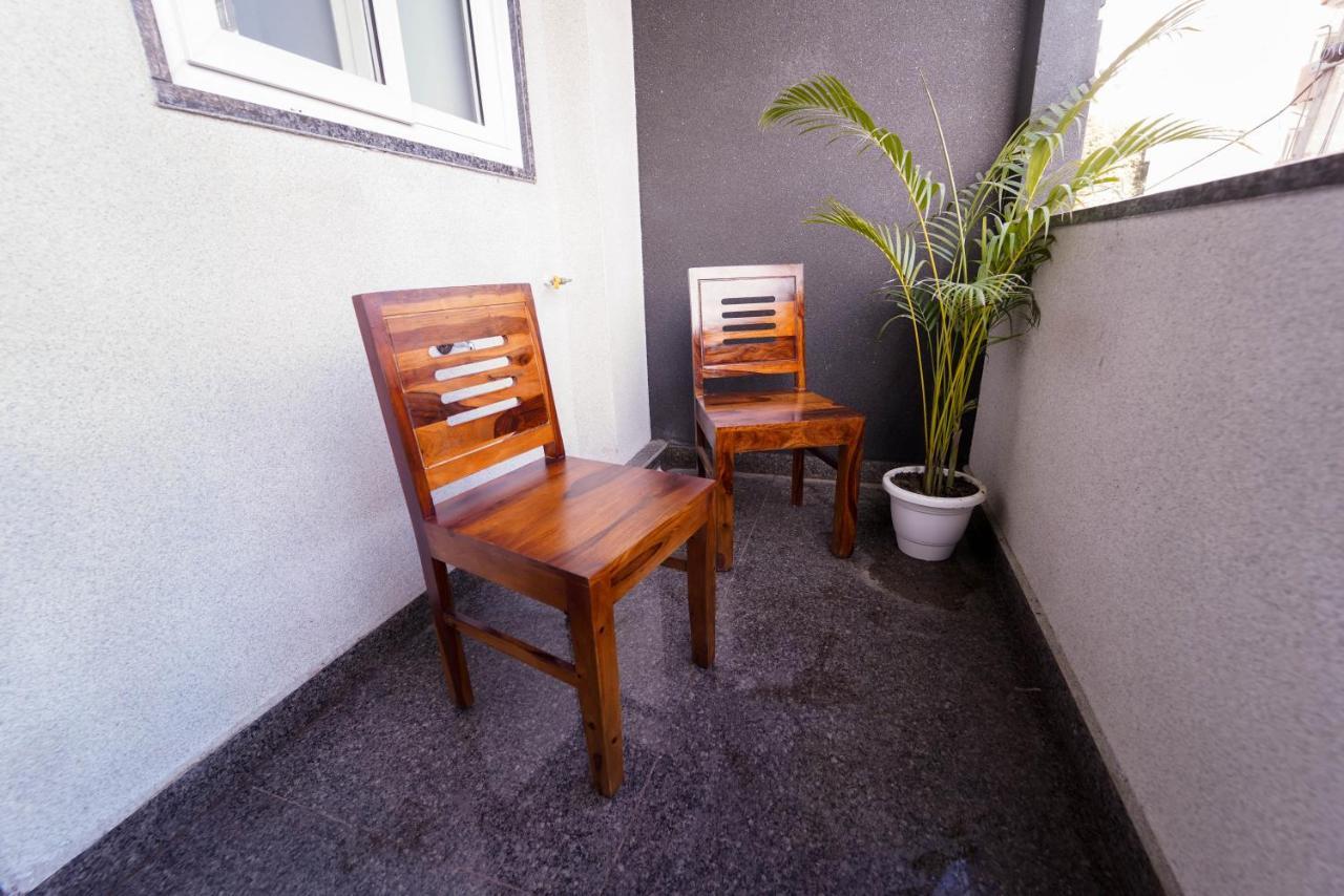 Lime Tree Two Bhk Service Golf Course Road Apartment