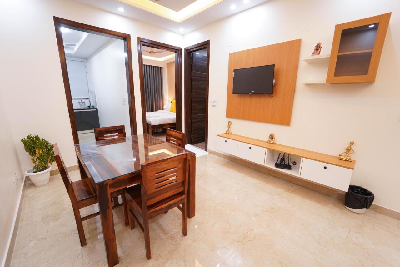 Apartment Lime Tree Two Bhk Service Golf Course Road *
